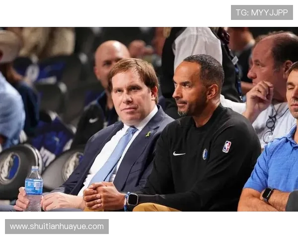 独行侠主场球迷高呼炒掉哈里森赛末段情绪激动难以释怀